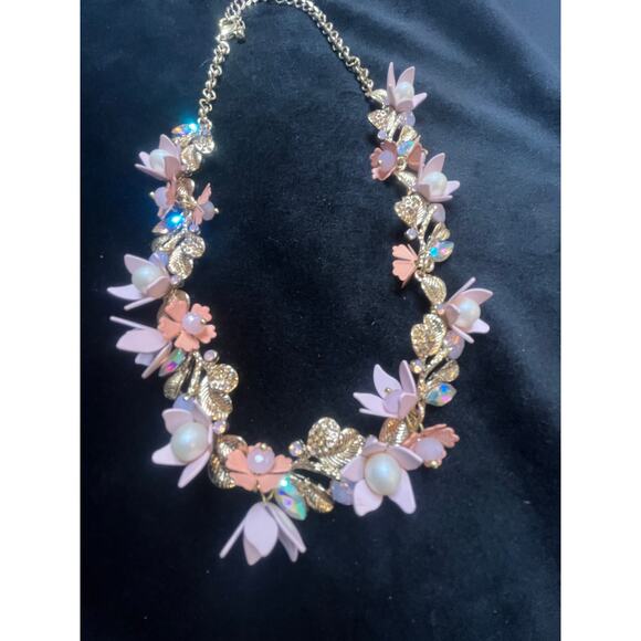 Designer Stella + Ruby Womens' Gold Pink Valentine Floral Necklace - Picture 2 of 5